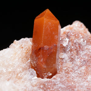 スペイン産 母岩付き紅水晶
