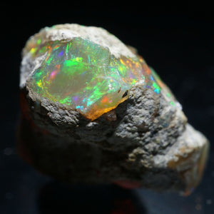 エチオピア産 オパール 約3g(約15ct)原石
