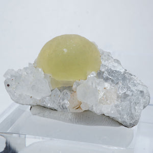 《蛍光》インド産 丸型フローライト・水晶