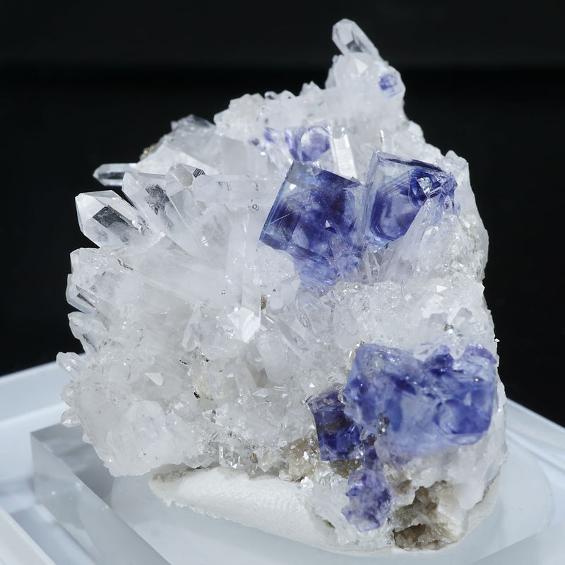 中国 ヤオガンシャン産 フローライト・水晶|ハッピーギフト – 天然石