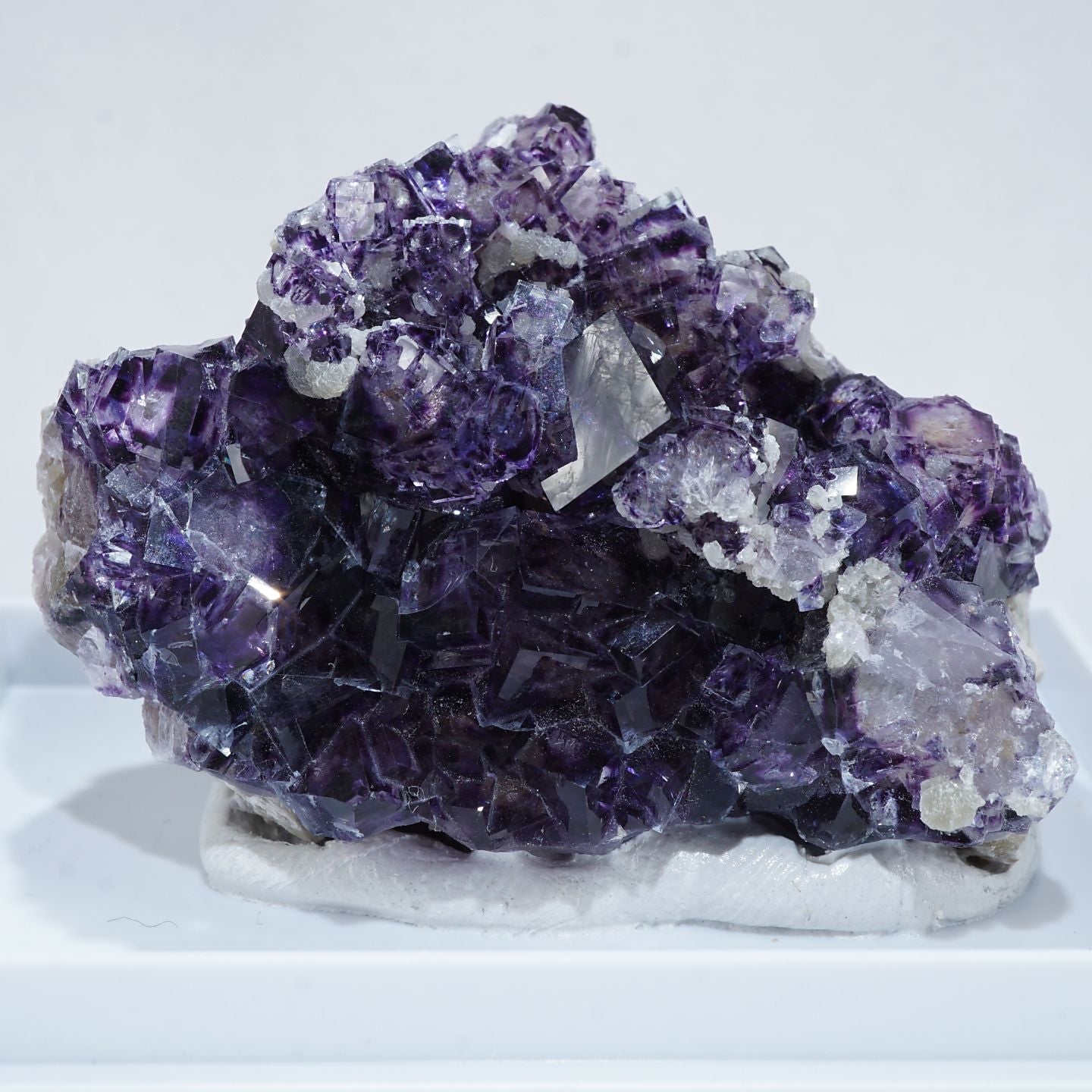 中国 ヤオガンシャン産 フローライト – 天然石ハッピーギフト